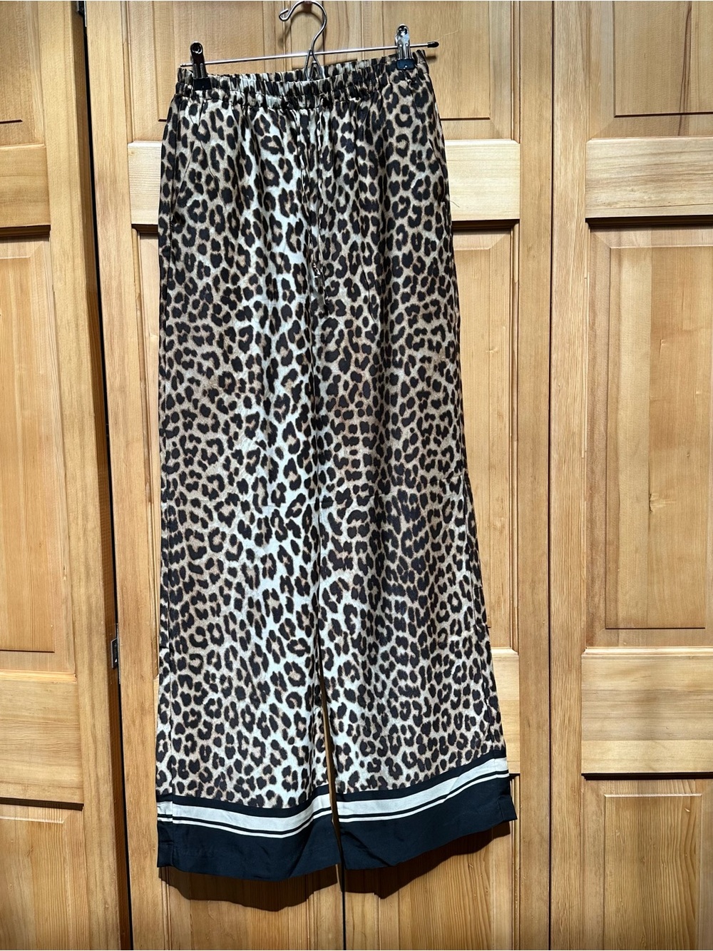 H&M Satin Leopard Print Wide-Leg Pants Black Border Hem XS #125